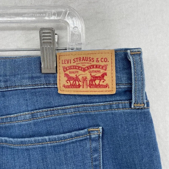 Levi's Pants Womens Sz 32 Blue Denim Stretch Straight Leg Highrise Cropped Jeans - Picture 8 of 11